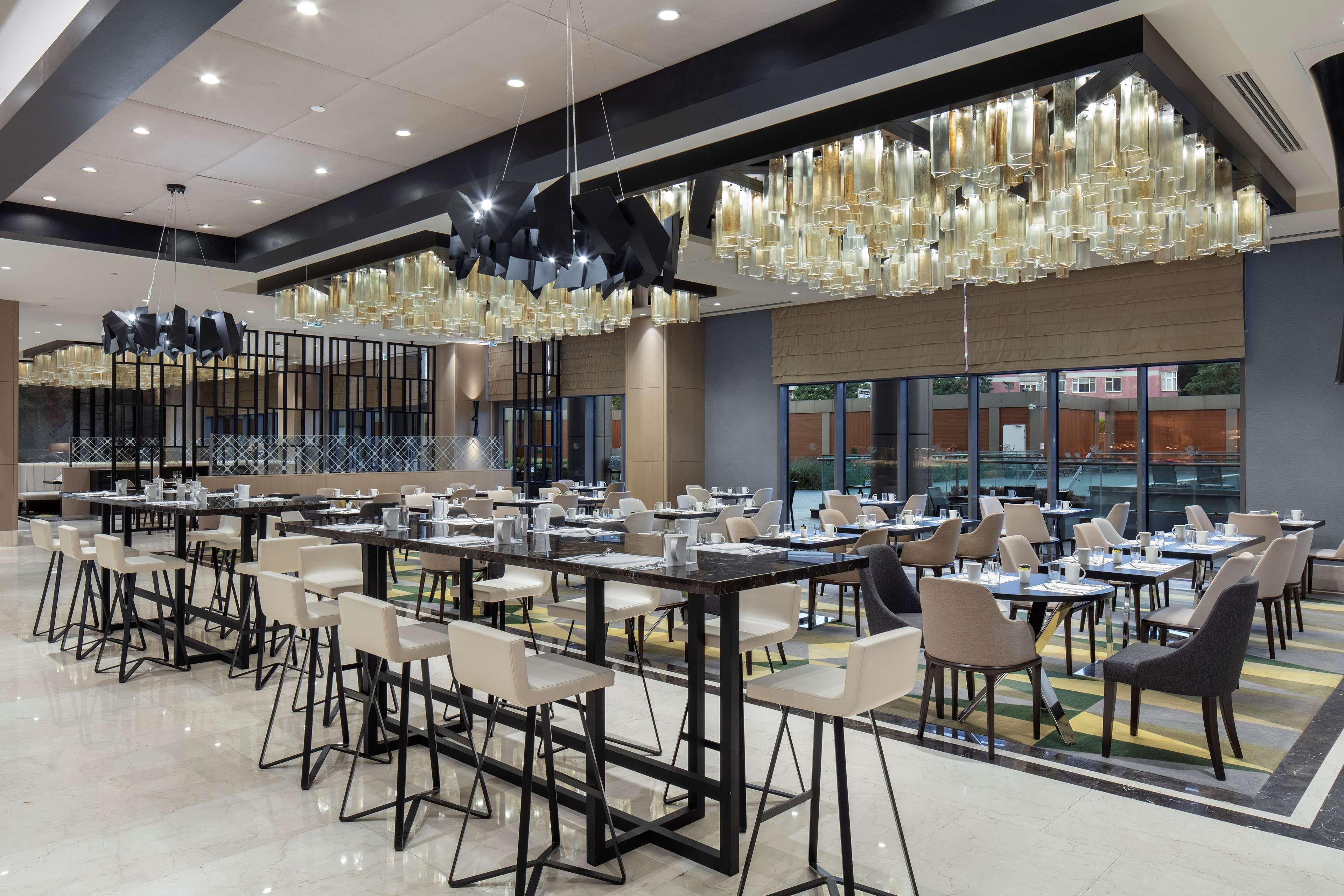 Hotel Hilton Istanbul Bakirkoy Zewnętrze zdjęcie The restaurant