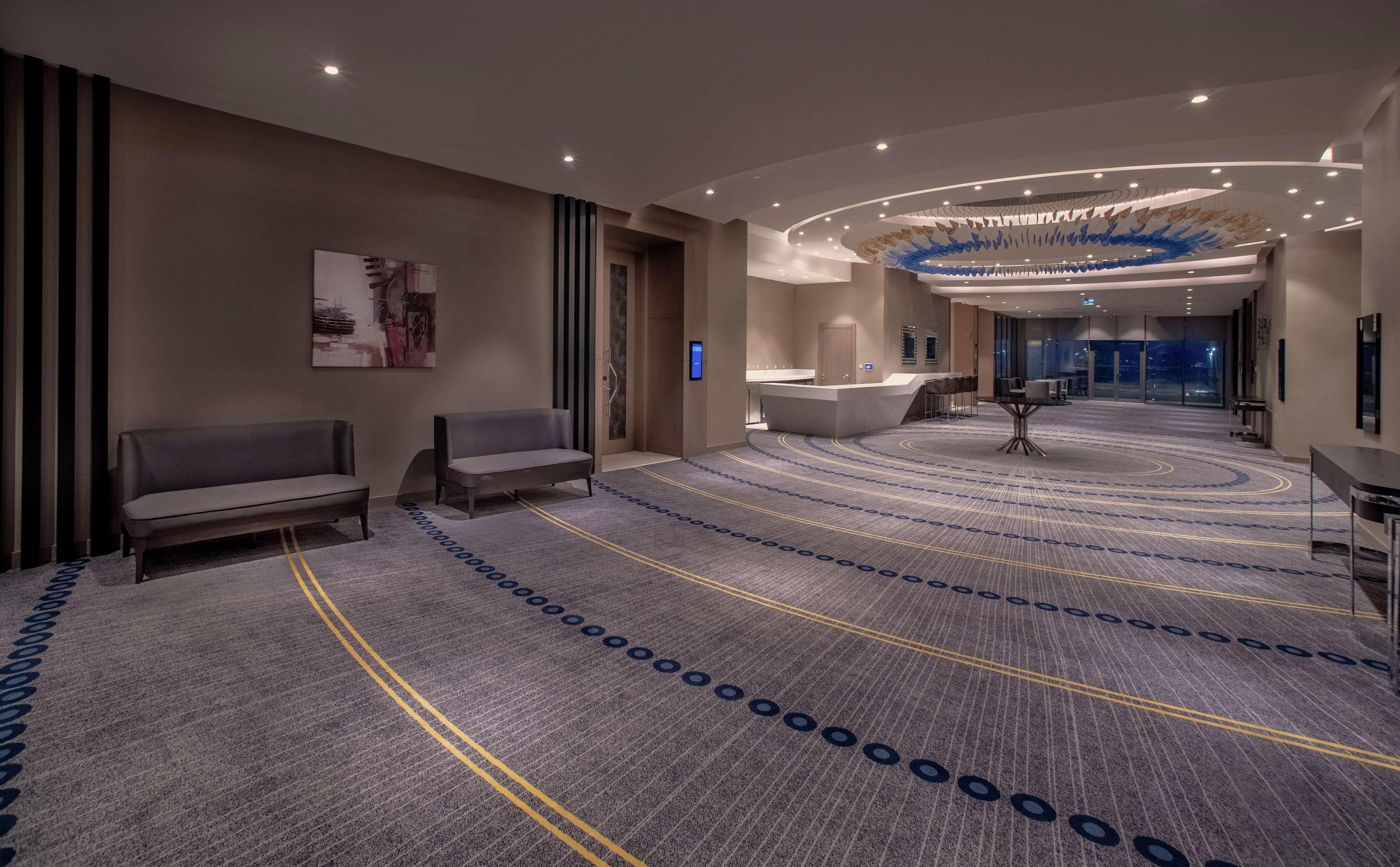 Hotel Hilton Istanbul Bakirkoy Zewnętrze zdjęcie The lobby of the hotel