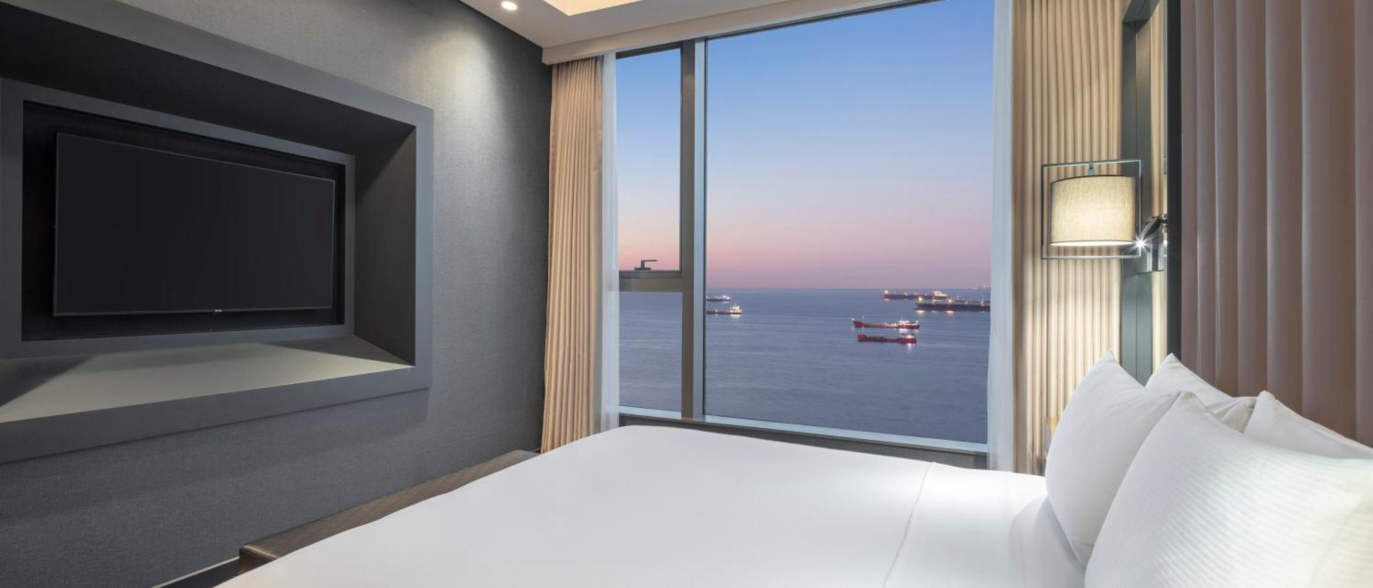 Hotel Hilton Istanbul Bakirkoy Zewnętrze zdjęcie A bedroom at the hotel